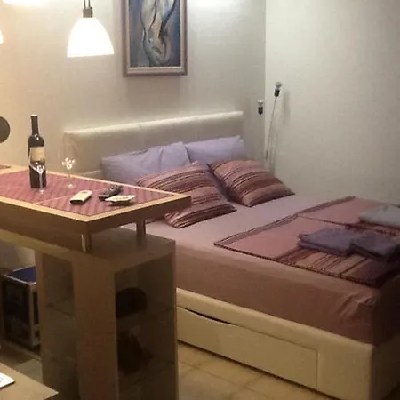 Studio Yess ,split Apartment