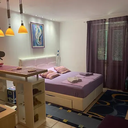Studio Yess ,split