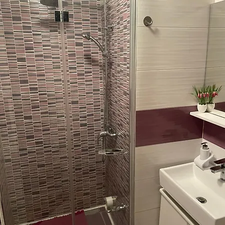 Studio Yess ,split Apartment Split